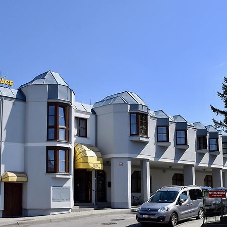 Hotel Laguna Ceske Budejovice Exterior foto