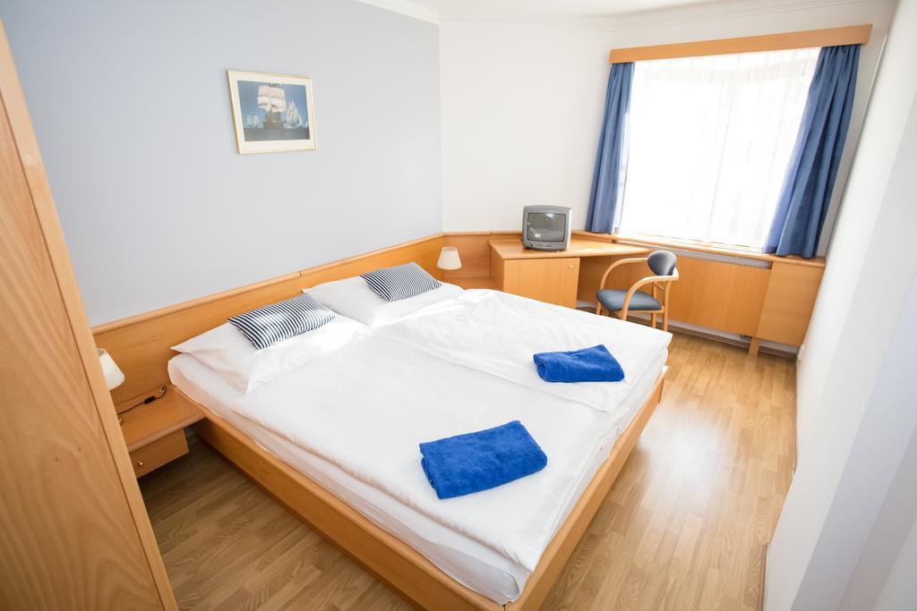 Hotel Laguna Ceske Budejovice Cameră foto