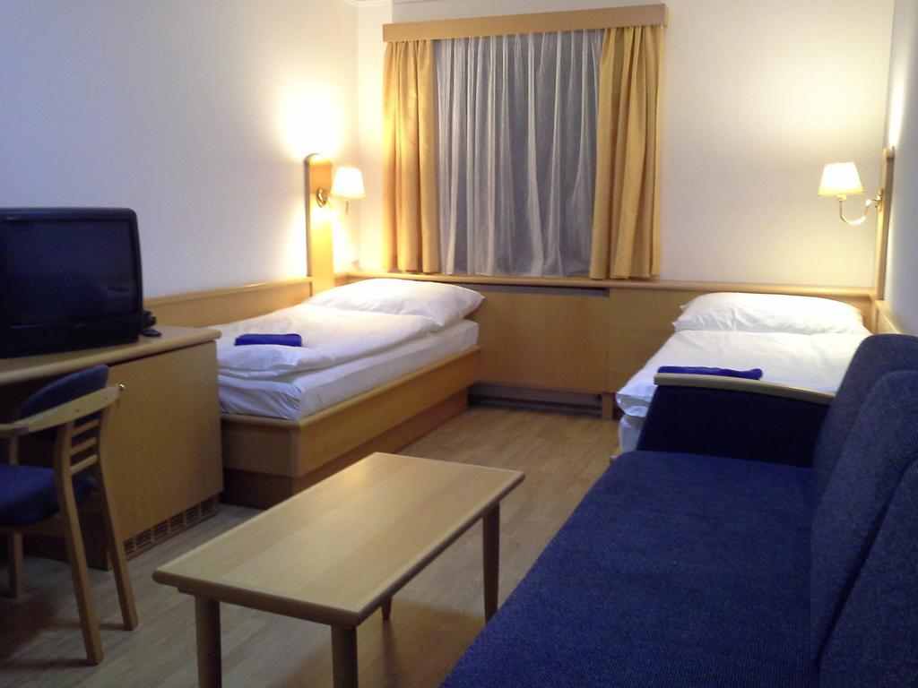Hotel Laguna Ceske Budejovice Cameră foto